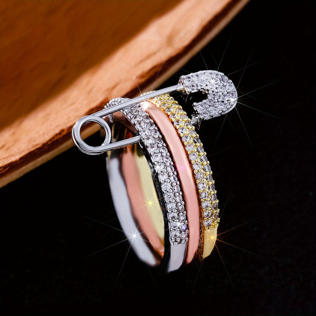 A Women's Fashionable and Unique Punk Hip-hop Style Ring with a Golden-tone Pin-shaped Copper Setting and Synthetic Synthetic Zirconia, Suitable for Daily Wear and as a Holiday Gift for Couples