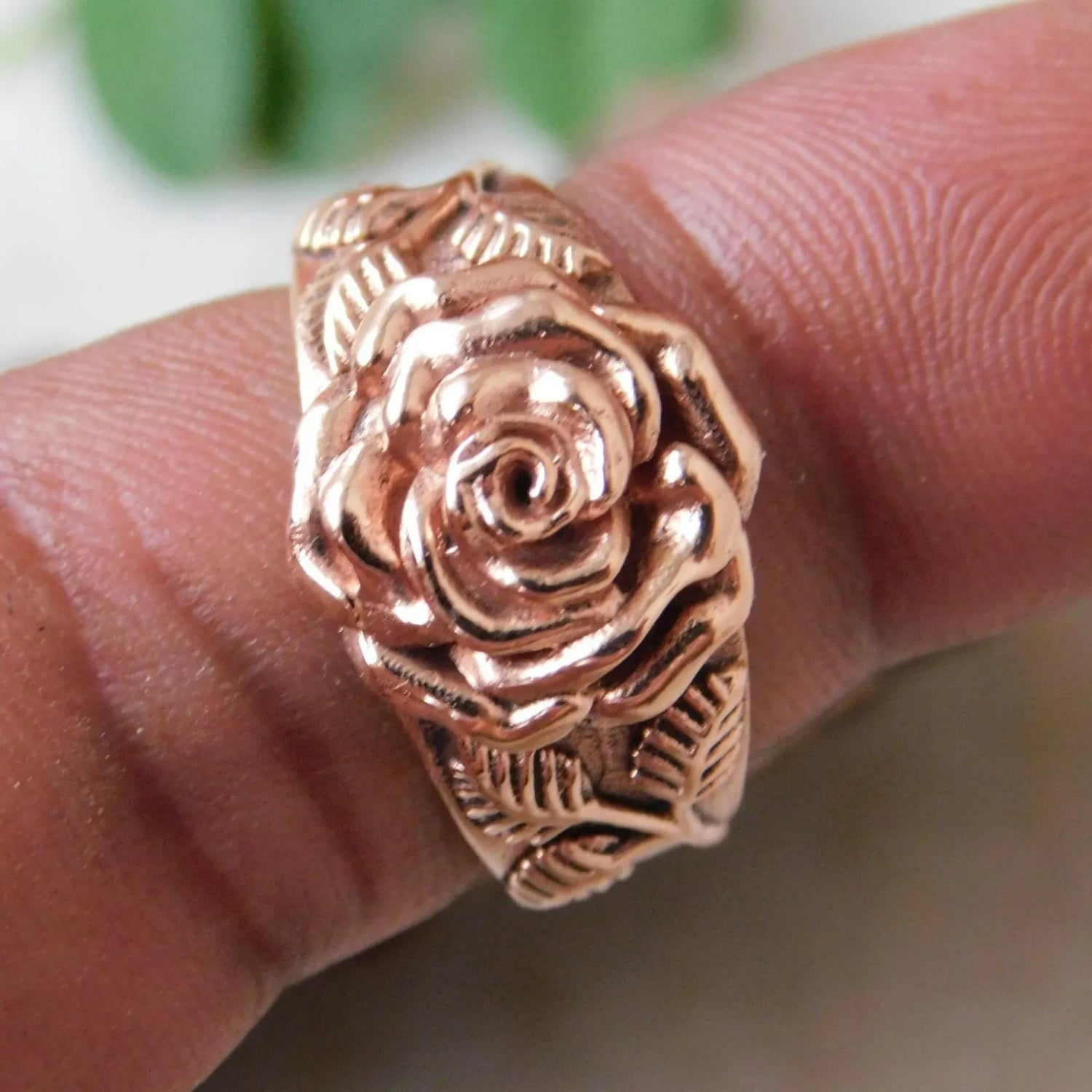 Vintage Three-dimensional Rose Relief Ring, Copper Color Niche Design, Sweet and Cool Daily Versatile Handmade Gift for Girls, Unique Gift, Perfect for Daily Wear, Travel, Celebrations, Anniversaries, Birthday Parties, Noble