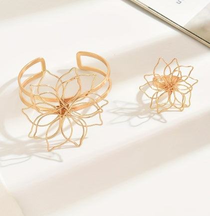 Elegant Geometric Lattice Flower Ring, Wedding Party