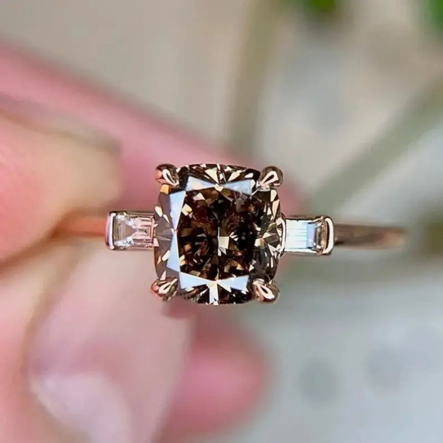 A Luxurious 14K Gold-Plated Cocktail Ring, Featuring an Exquisite Copper Set with Synthetic Cubic Zirconia, Perfect for Engagements, Wedding Anniversaries, And Romantic Occasions. This Is The Ideal Gift for Her